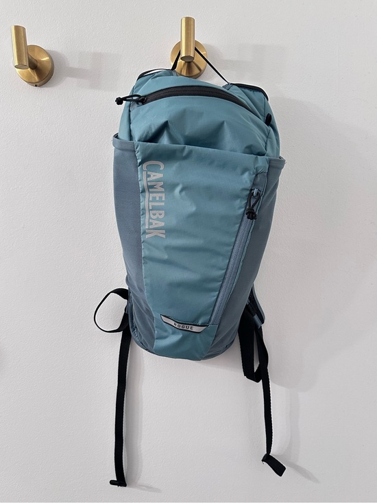 Camelbak Other - CamelBak Rogue Light 70oz (2L) Hydration Backpack